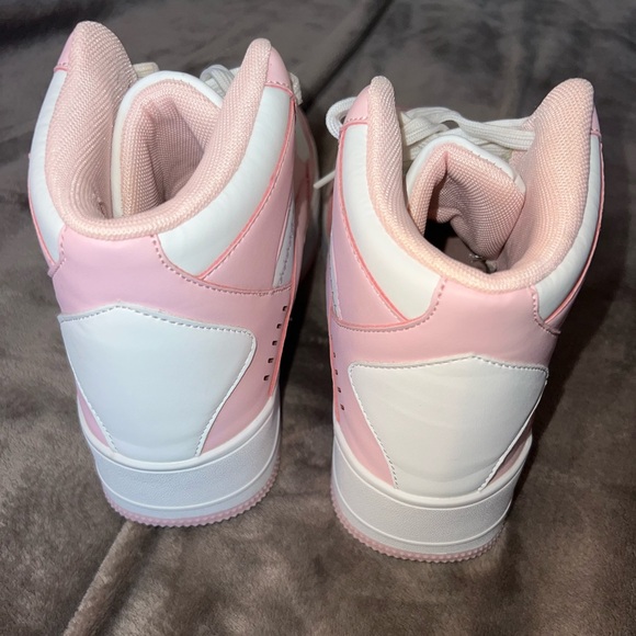 High top sneakers - Picture 4 of 7